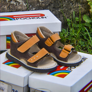 Sandalia de bebé y niño marrón Pocholin