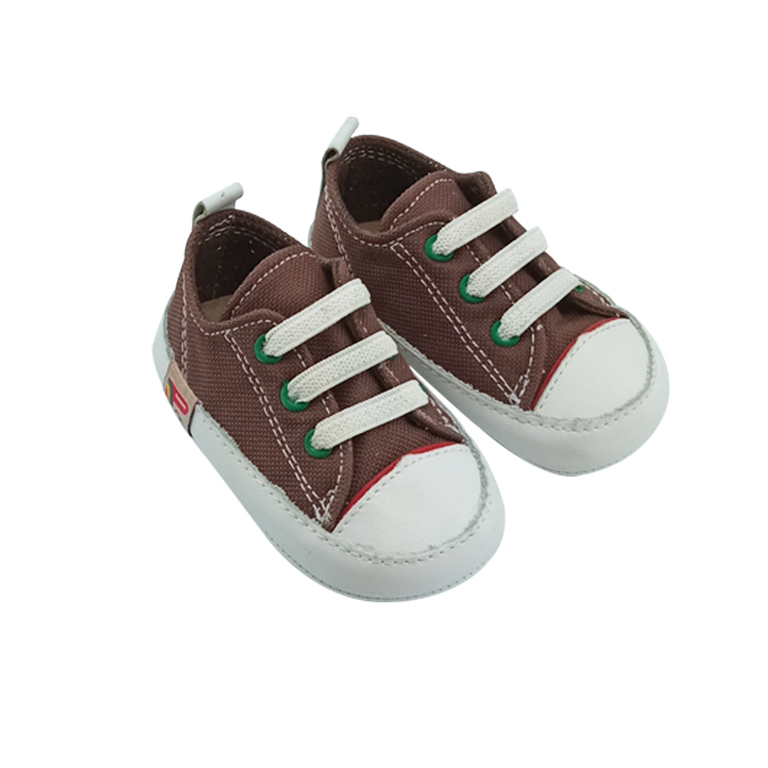 Zapato tipo converse para bebé marrón